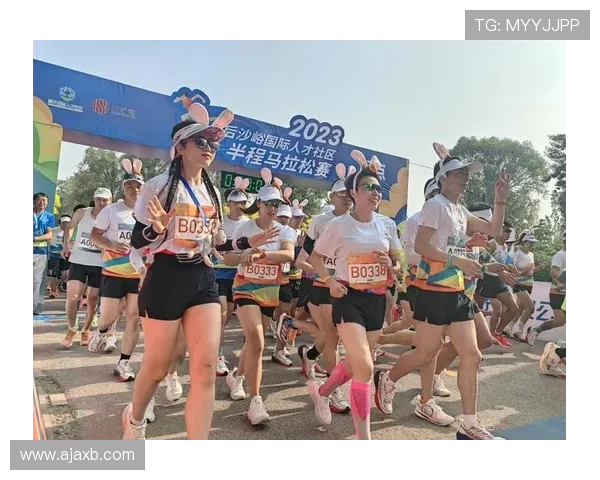 田径赛事北京马拉松京喜连连展现首都活力与全民参与激情欢乐奔跑